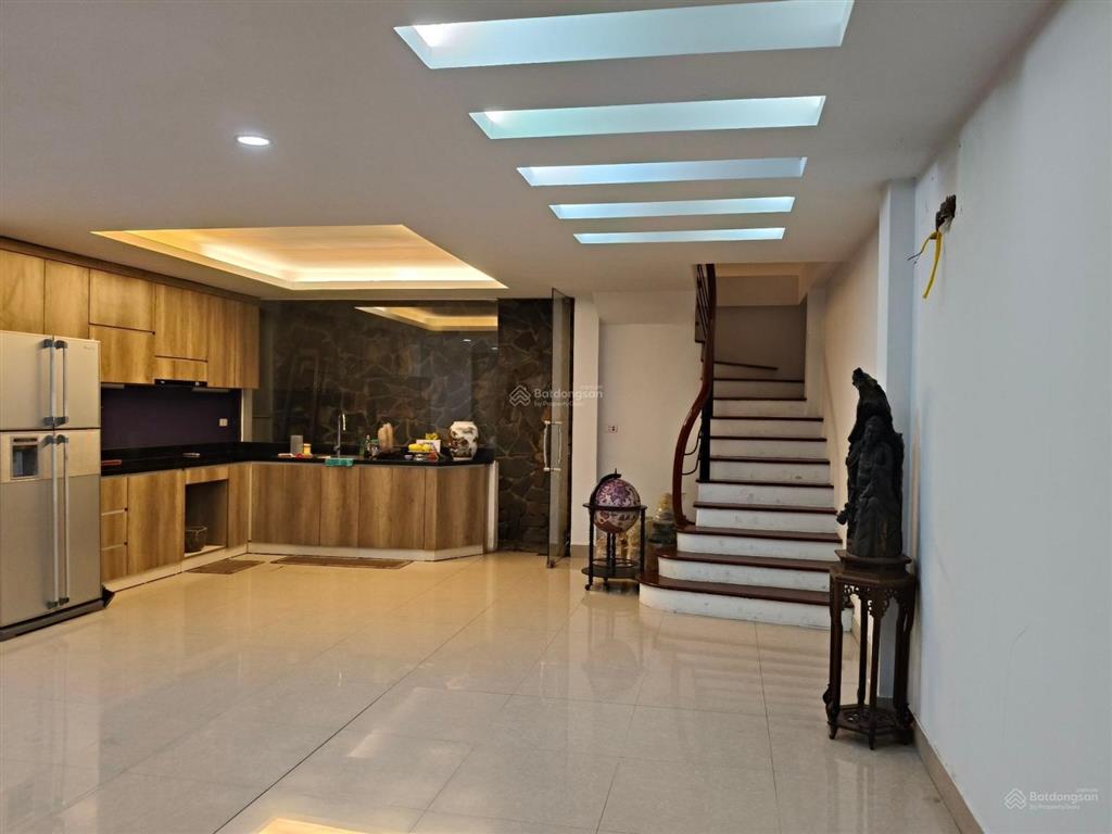 Đặng thái mai tây hồ.dt 75m2 x 3 tầng ngõ ô tô full nội thất.. giá 45,5 tỷ