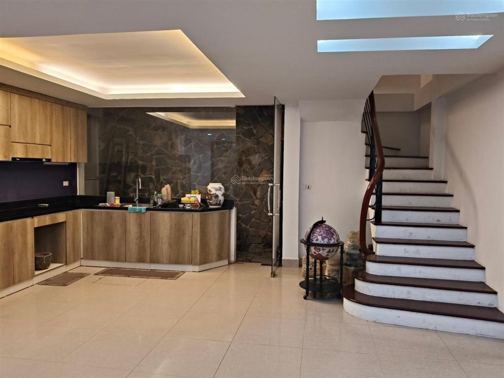 Đặng thái mai tây hồ.dt 75m2 x 3 tầng ngõ ô tô full nội thất.. giá 45,5 tỷ