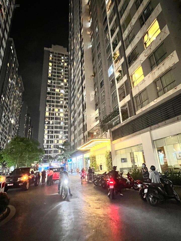 Bán căn hộ cao cấp times city full nội thất đẹp diện tích 83m² sổ đỏ chính chủ full nội thất .