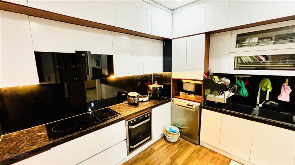 Bán ngõ ô tô lô góc 104m2, 55,2 tỷ tại đặng thai mai, phường quảng an, quận tây hồ, hà nội
