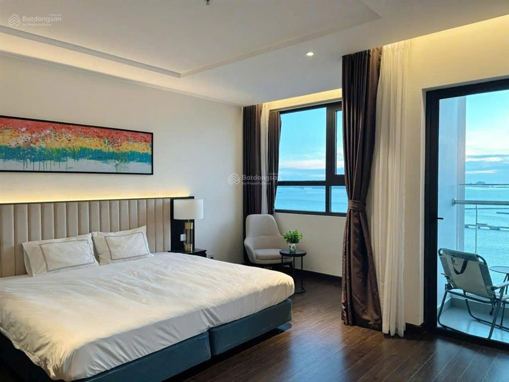 Homestay view trực diện biển, tầng cao, ngắm pháo hoa