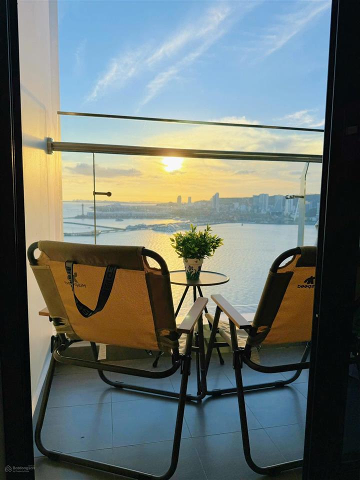 Homestay view trực diện biển, tầng cao, ngắm pháo hoa