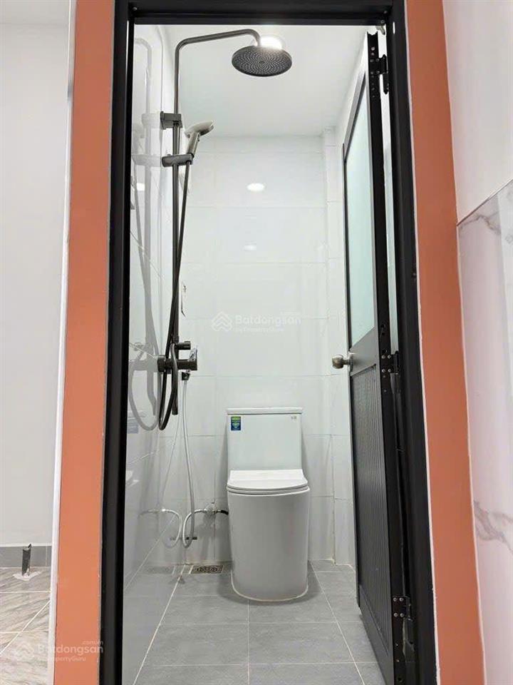 Bán nhà 2 tầng mặt tiền đường số 6 phường 7 quận gò vấp, dt 34m (4,2*8) giá 5,38 tỷ.