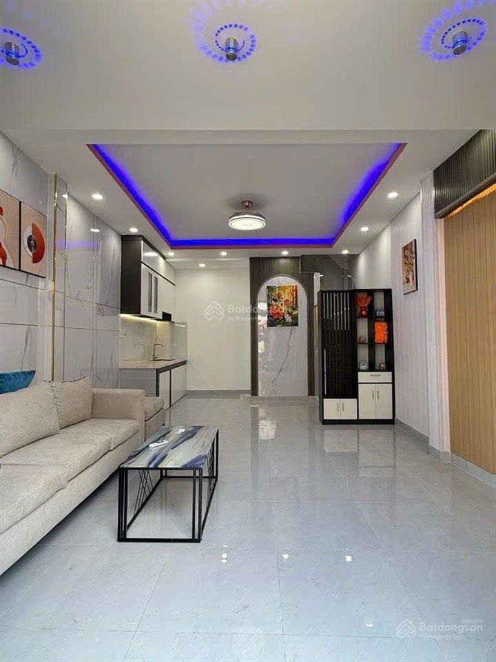 Bán nhà 2 tầng mặt tiền đường số 6 phường 7 quận gò vấp, dt 34m (4,2*8) giá 5,38 tỷ.