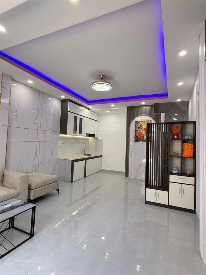 Bán nhà 2 tầng mặt tiền đường số 6 phường 7 quận gò vấp, dt 34m (4,2*8) giá 5,38 tỷ.