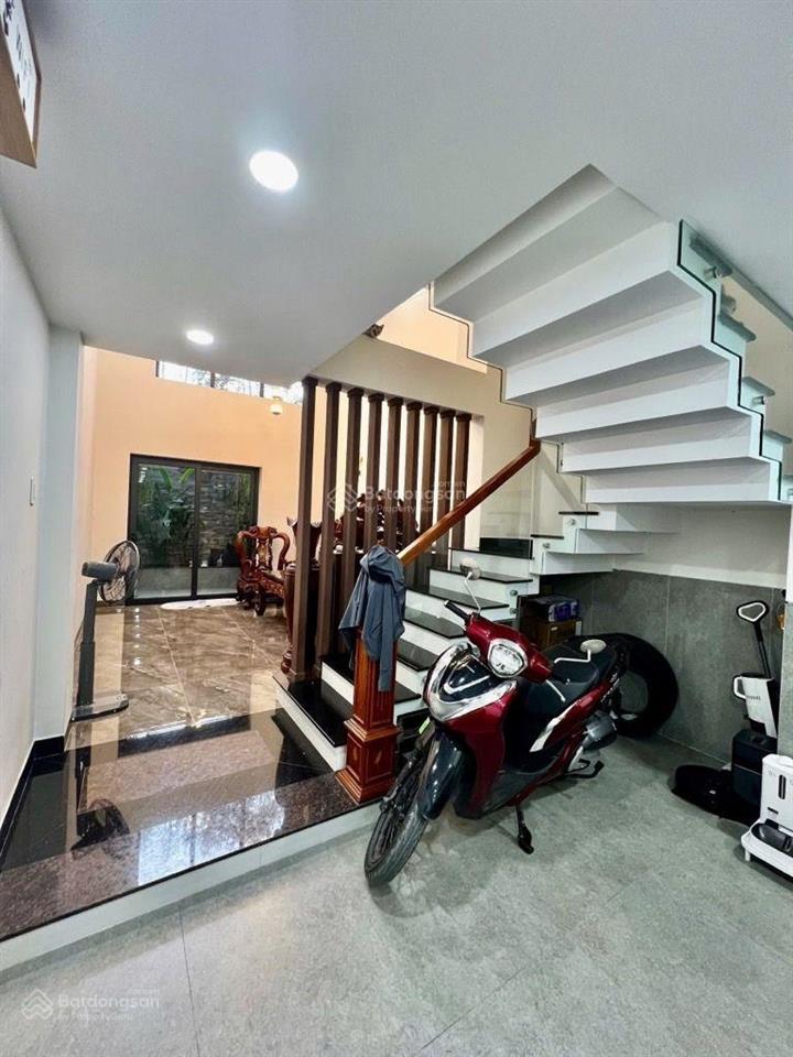 Bán nhà 4 tầng đường thạnh lộc 40, phường thạnh lộc, quận 12, dt 65m(4*16). đường 12m giá 8,3ty