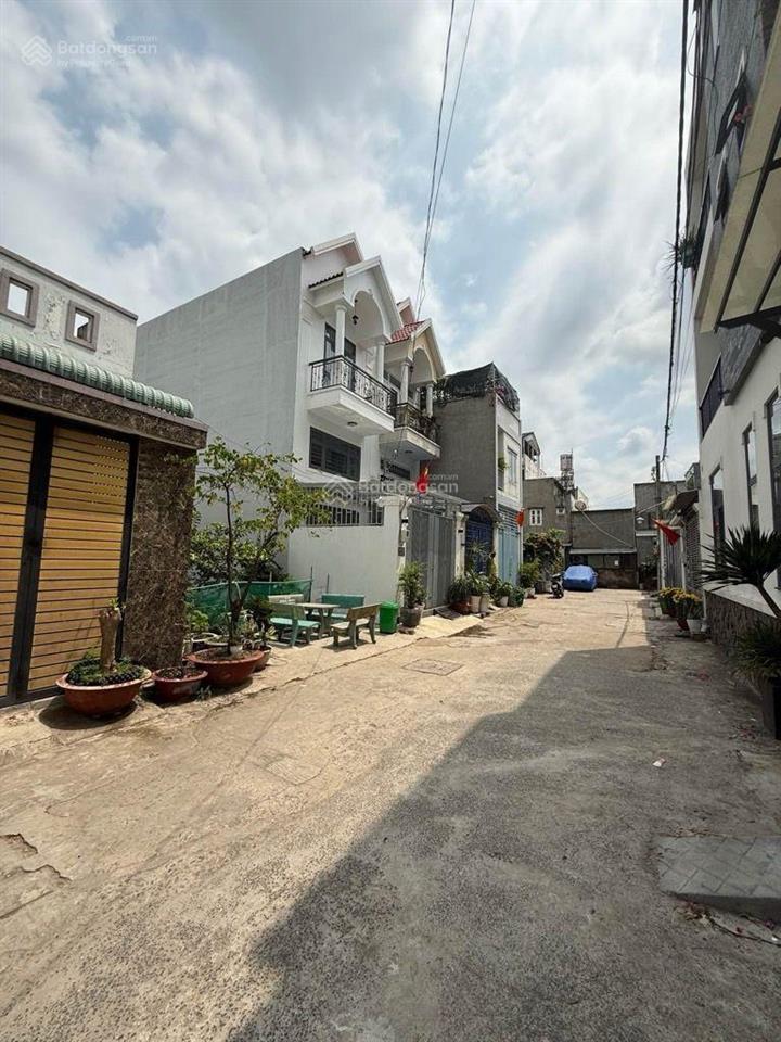 Bán đất đường thạnh lộc 17 phường thạnh lộc q12, hẻm xe hơi 5m,dt (4x16.3) 65m giá 3,9ty