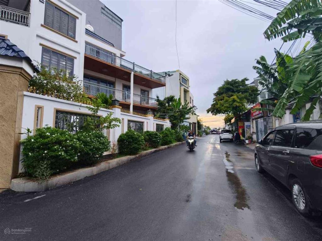 Bán căn hộ dịch vụ 6 tầng hẻm 140 đường vườn lài phường an phú đông quận 12, dt 168m2 (5*35)giá 21t