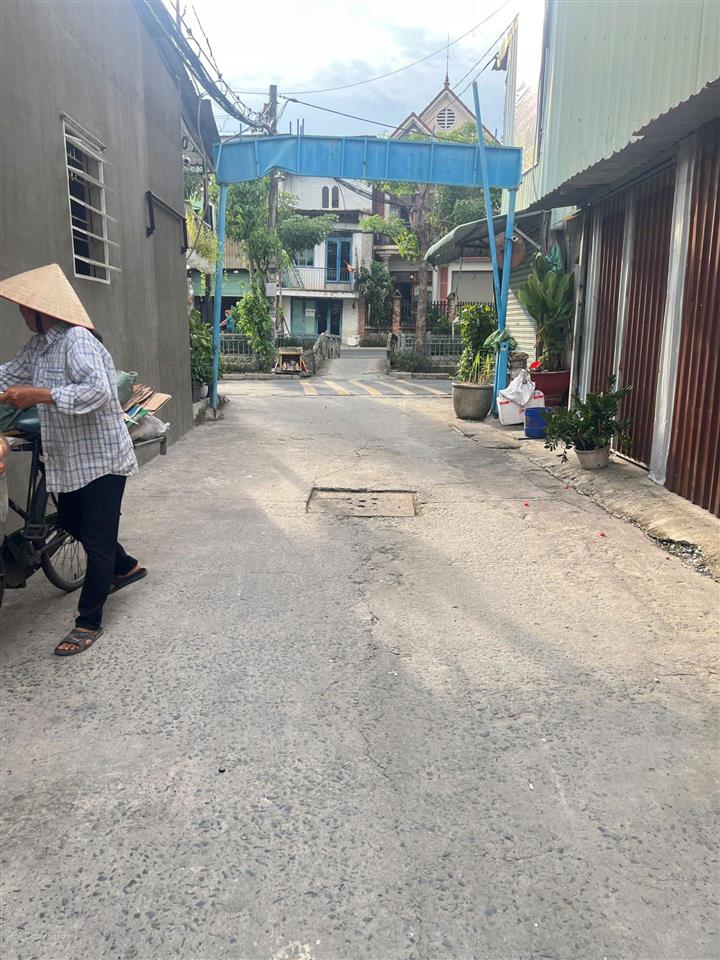 Đất ngang 5 dài 17 đường thạnh lộc 17 phường thạnh lộc quận 12, gần gò vấp, giá 4,4 tỷ hẻm 5m
