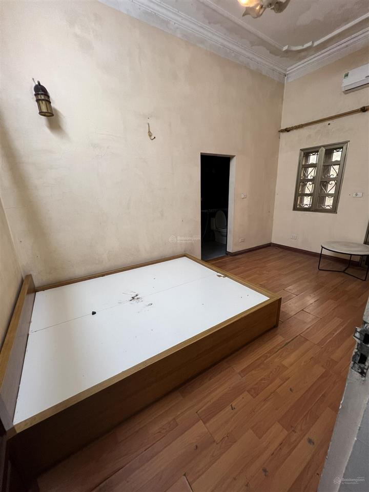 Cho thuê nhà 3wc, 225m², giá 6 triệu/tháng tại số 8, ngõ 278, phố thượng cát (ô tô con vào nhà)