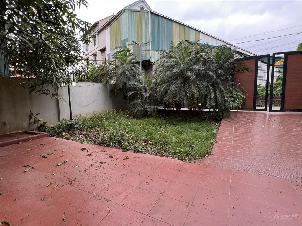 Cho thuê nhà 3wc, 225m², giá 6 triệu/tháng tại số 8, ngõ 278, phố thượng cát (ô tô con vào nhà)