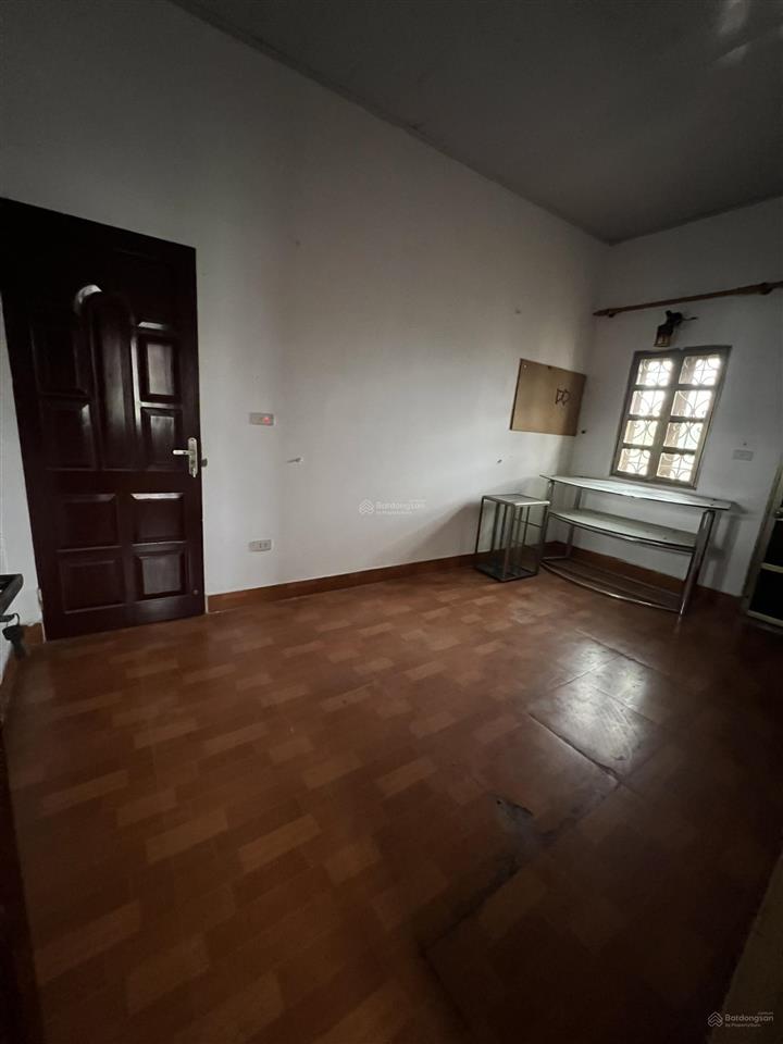 Cho thuê nhà 3wc, 225m², giá 6 triệu/tháng tại số 8, ngõ 278, phố thượng cát (ô tô con vào nhà)