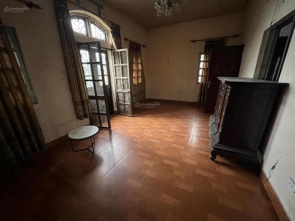 Cho thuê nhà 3wc, 225m², giá 6 triệu/tháng tại số 8, ngõ 278, phố thượng cát (ô tô con vào nhà)