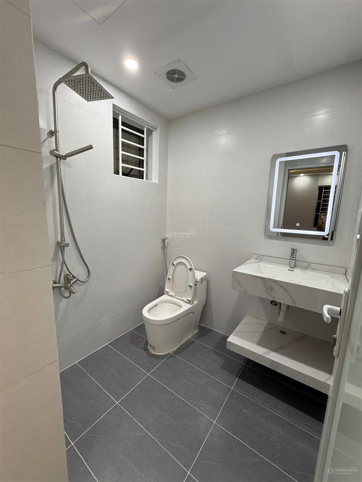 Chủ nhà cần bán cc rice city linh đàm, 5,5 tỷ, 68m2, 2pn, 2wc, bao đẹp view đẹp, hướng bao mát