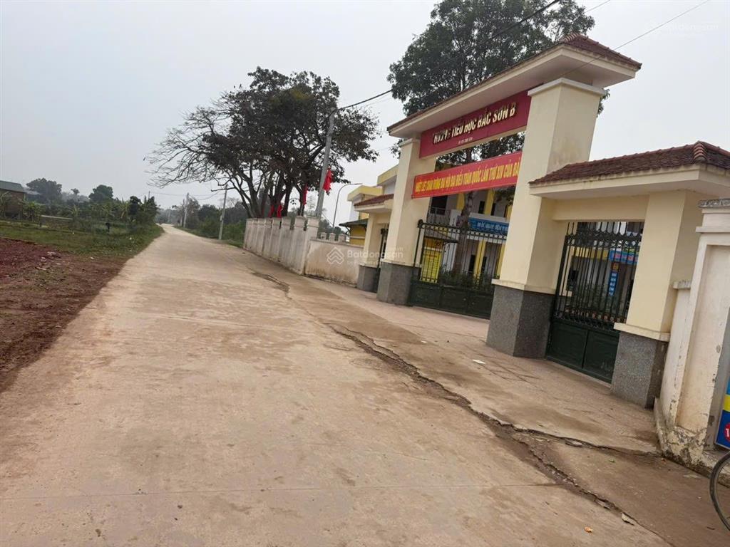 Đất sóc sơn3 mặt tiềnview hồ và cánh đồng thoáng mátgiá nhỉnh 1 tỷ