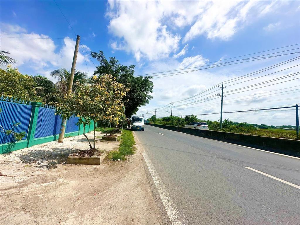 Mặt tiền ql22 nhà nghỉ 16 phòng + nhà 1 trệt 1 lầu 3 phòng ngủ hoàn công tại gò dầu, tây ninh