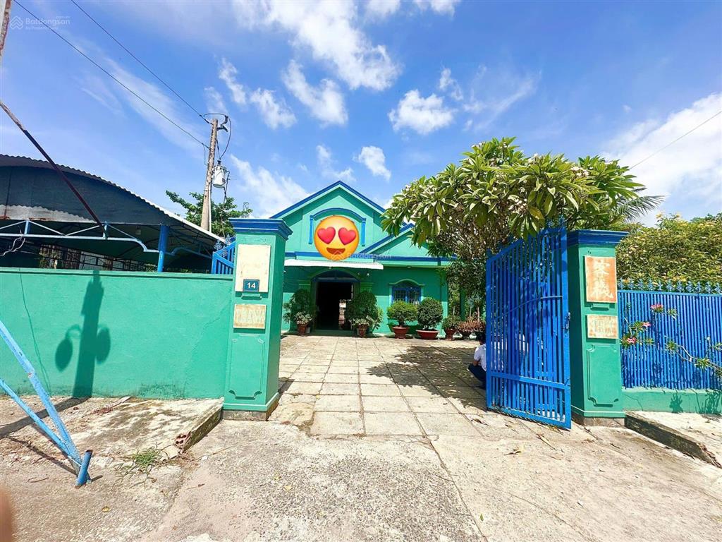 Mặt tiền ql22 nhà nghỉ 16 phòng + nhà 1 trệt 1 lầu 3 phòng ngủ hoàn công tại gò dầu, tây ninh