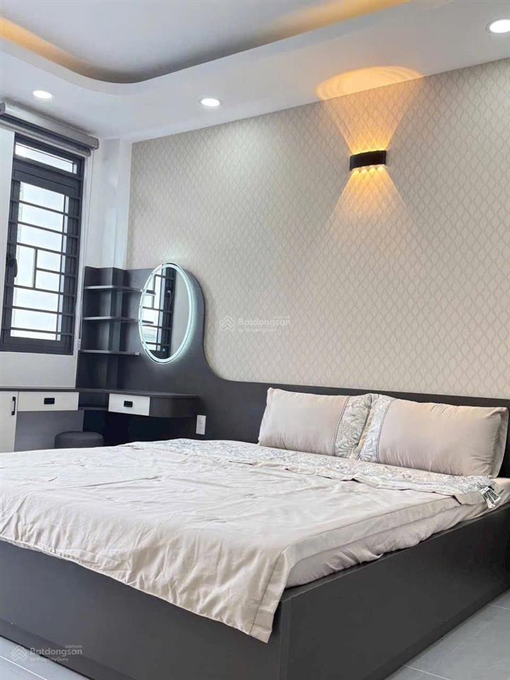 Nhà shr 3 tầng 4 phòng ngủ nhiều ánh sáng tự nhiên, khu an ninh dân trí tốt, 200m ra mặt tiền hhg