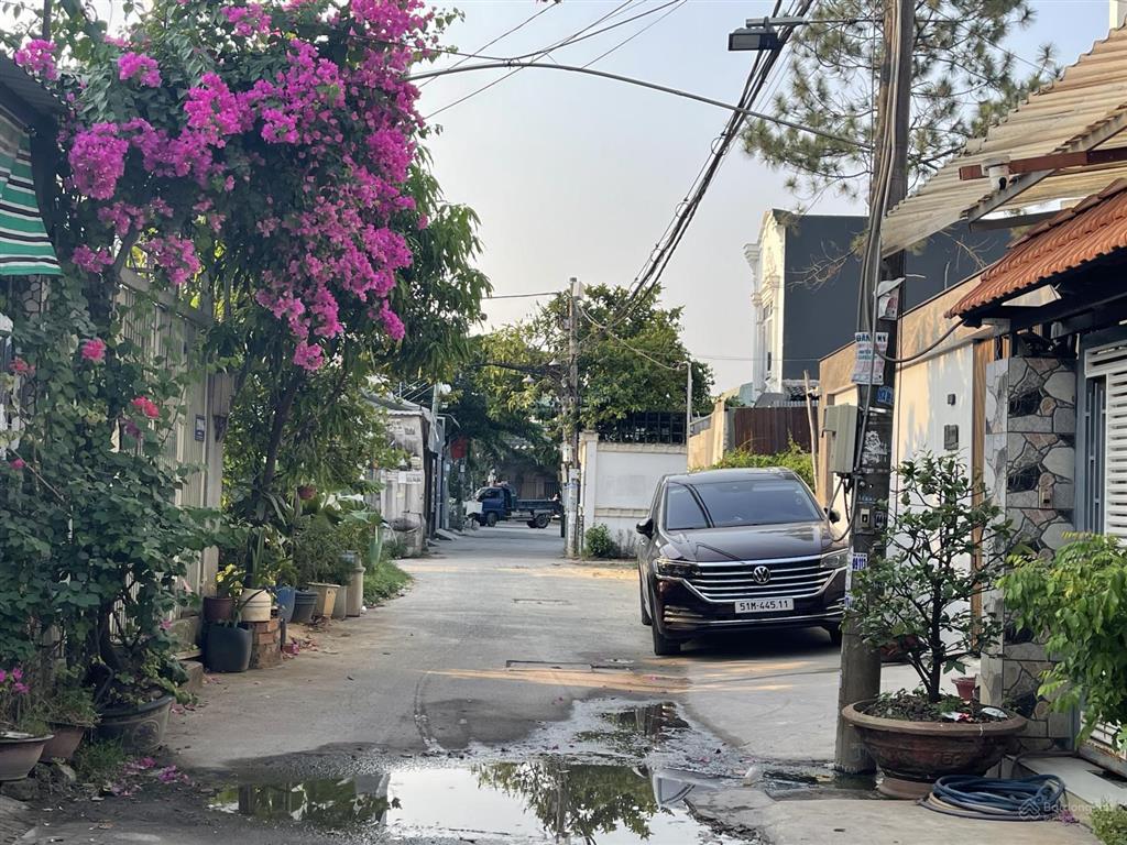 Chỉ 3.3 tỷ sở hũu ngay miếng đất 64m2 thổ cư trục đường tx52. q12. kẹt tiền cần bán gấp ! gấp !