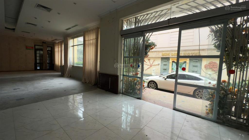 Cho thuê shophouse đào duy anh, giá 55 triệu, 300m2, quận đống đa, hà nội