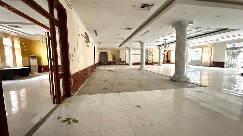 Cho thuê shophouse đào duy anh, giá 55 triệu, 300m2, quận đống đa, hà nội