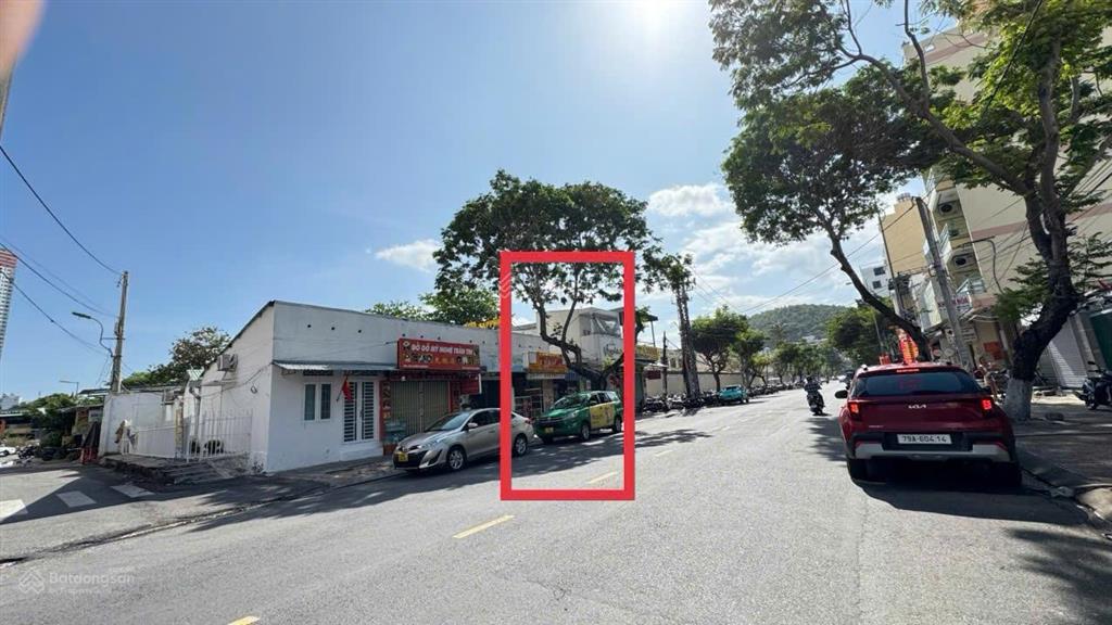 Siêu phẩm căn góc 2 mặt tiền hòn chồng  nha trang  dòng tiền khủng 30tr/tr tháng