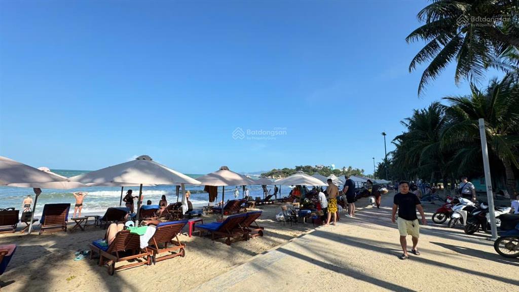 Siêu phẩm căn góc 2 mặt tiền hòn chồng  nha trang  dòng tiền khủng 30tr/tr tháng