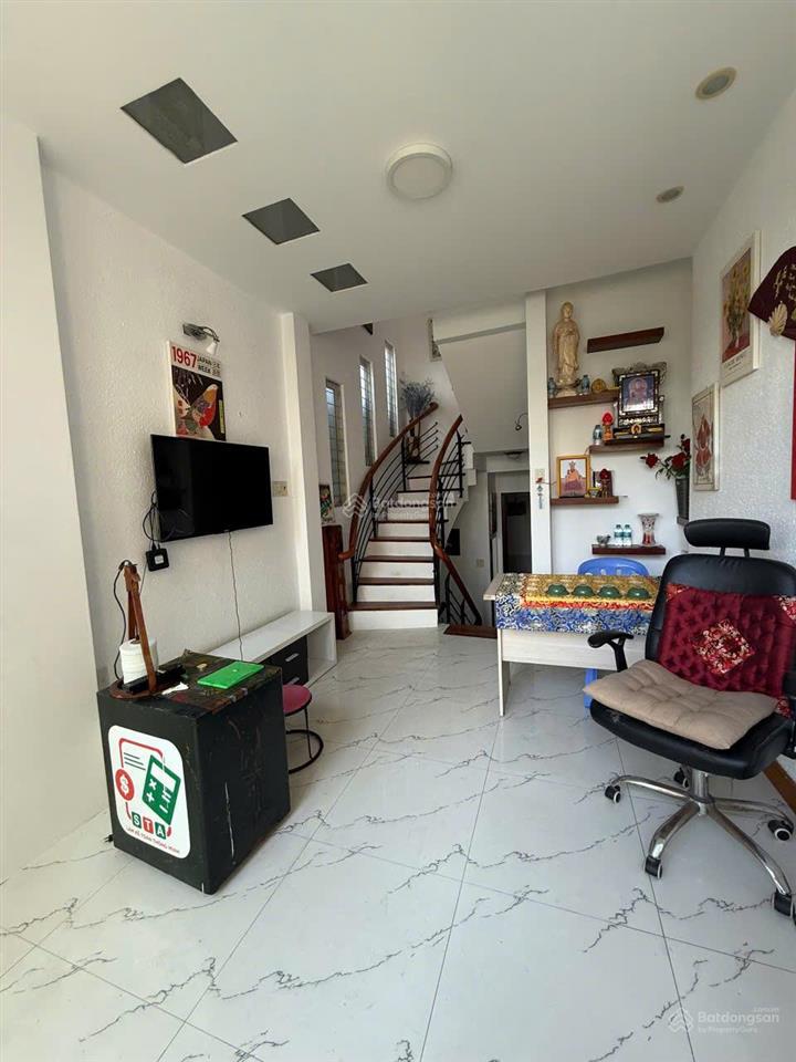 Bán nhà hồng lĩnh, trung tâm nha trang  4pn ở ngay  102m²  5 tỷ tl