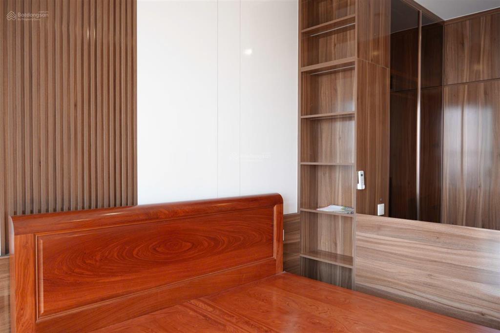 Bán căn hộ 2pn  đông nam full đồ  tòa nhà nhiều tiện ích