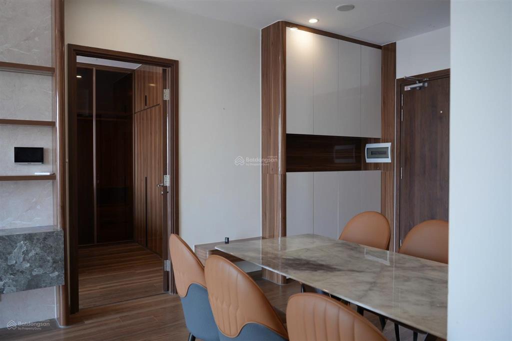 Bán căn hộ 2pn  đông nam full đồ  tòa nhà nhiều tiện ích