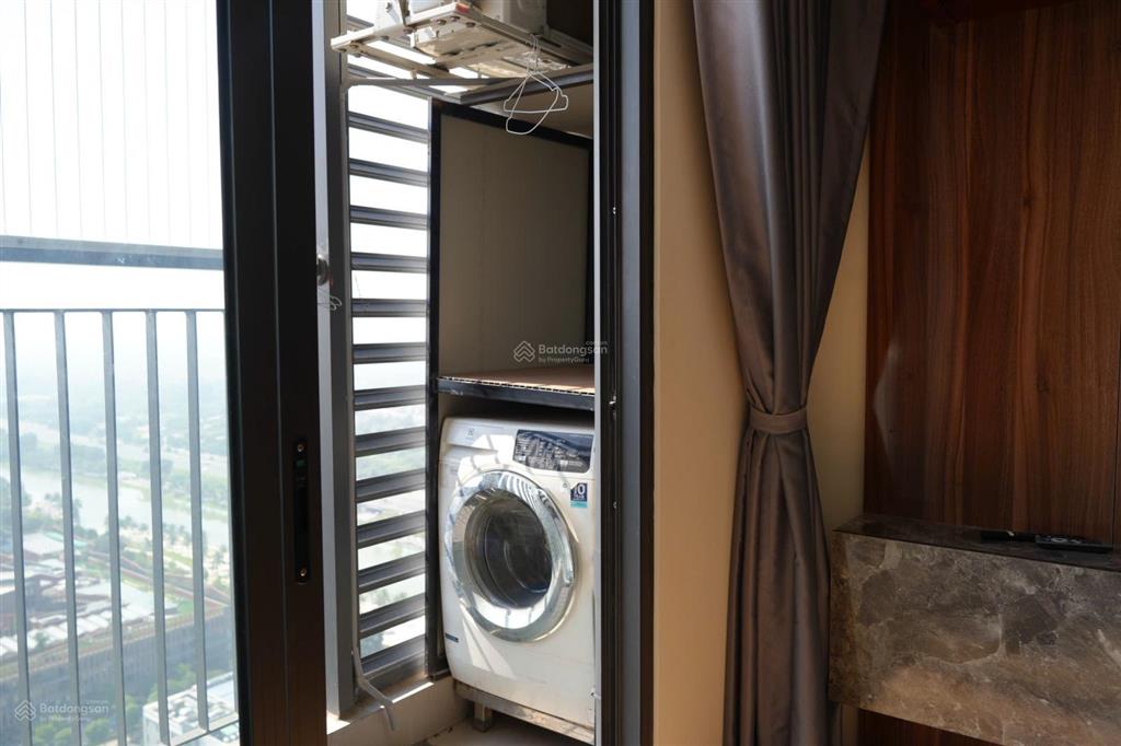 Bán căn hộ 2pn  đông nam full đồ  tòa nhà nhiều tiện ích
