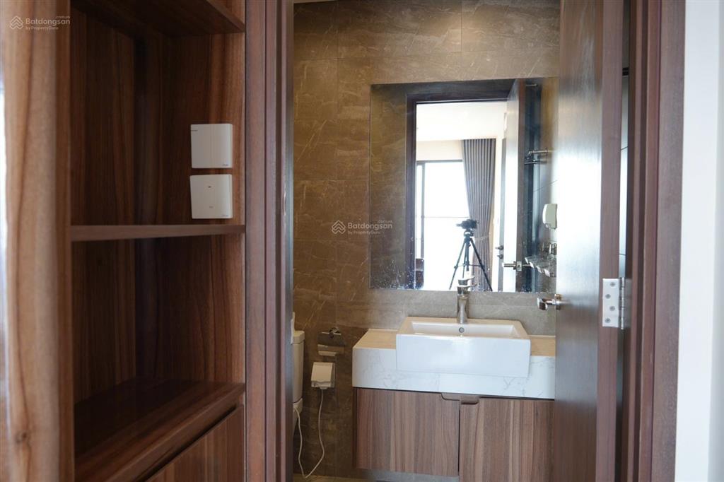 Bán căn hộ 2pn  đông nam full đồ  tòa nhà nhiều tiện ích