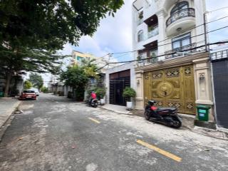 Duy nhất nhà 3 tầng ngay chợ kiến thiết khu bàn cờ đường oto tránh nhau ngang 4,4m ngã tư thủ đức