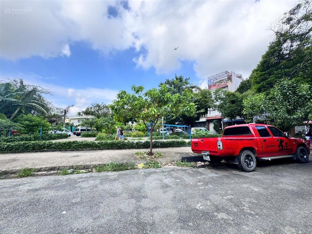 Bán nhà mặt tiền chợ linh trung kdc đồng bộ đẹp ngang 5m xây dựng cao tầng đường trước nhà 12m