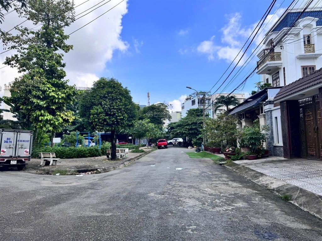 Bán nhà mặt tiền chợ linh trung kdc đồng bộ đẹp ngang 5m xây dựng cao tầng đường trước nhà 12m