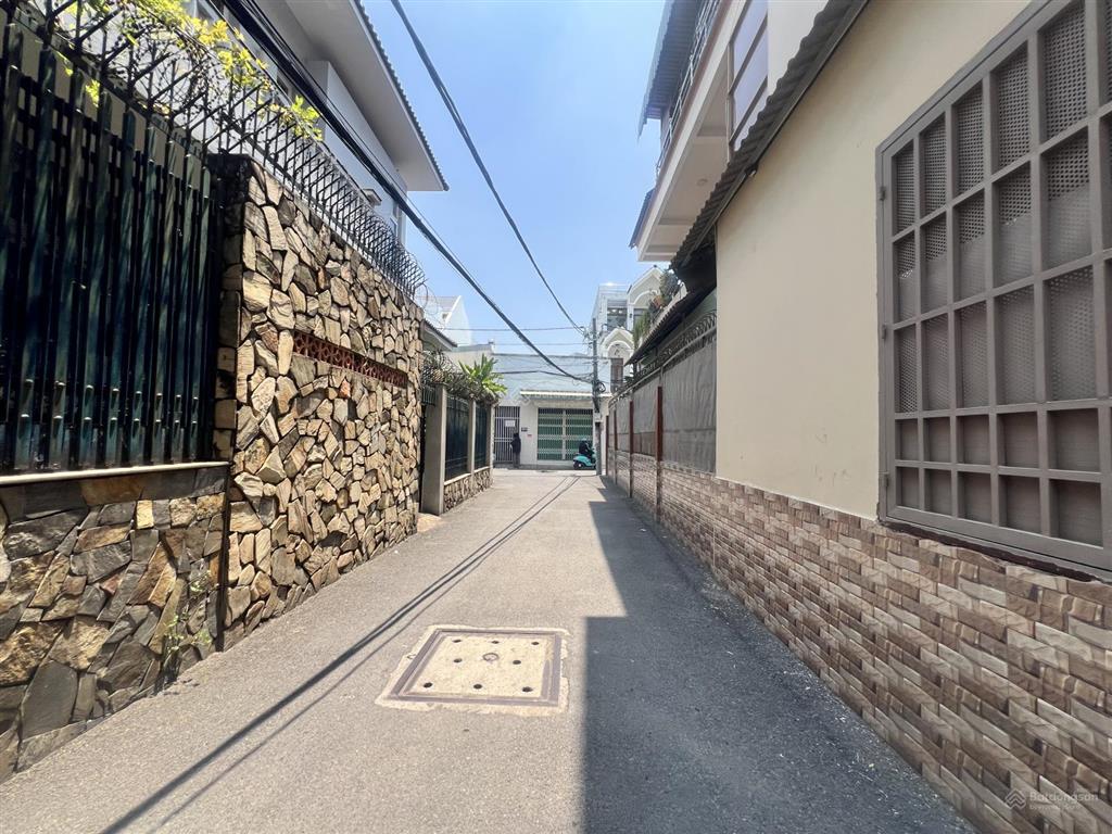 Nhà 4 tầng kiên cố đẹp oto đậu trong nhà hoàng diệu 2  thu nhập sẵn 265tr/n  104m2 ngang 5m vuong