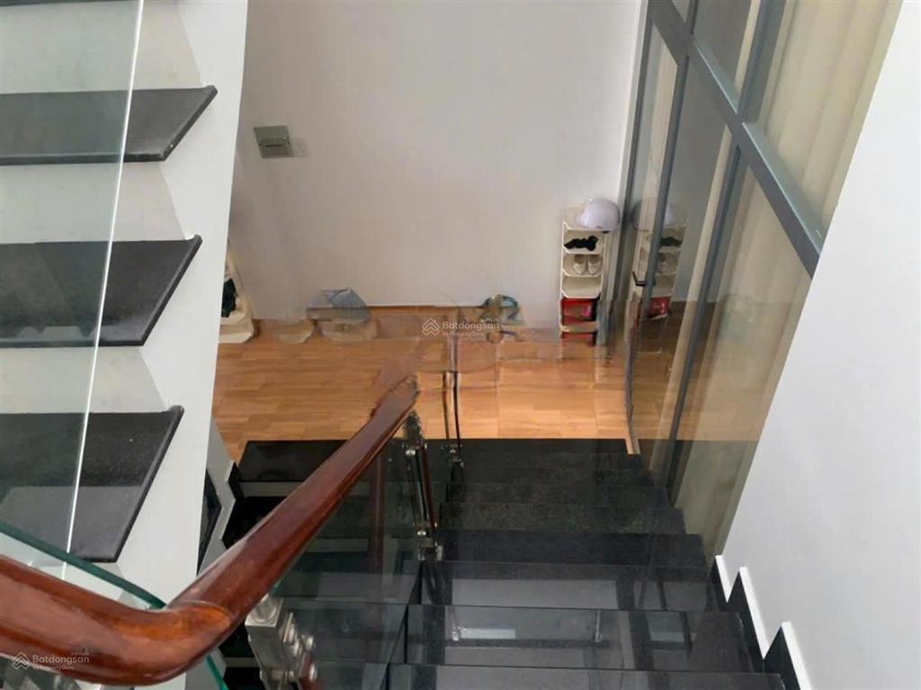 Hiếm duy nhất 1 căn nhà 3 tầng kiến cố đẹp đường oto ngay hoàng diệu 2  chợ linh trung ngang 5m