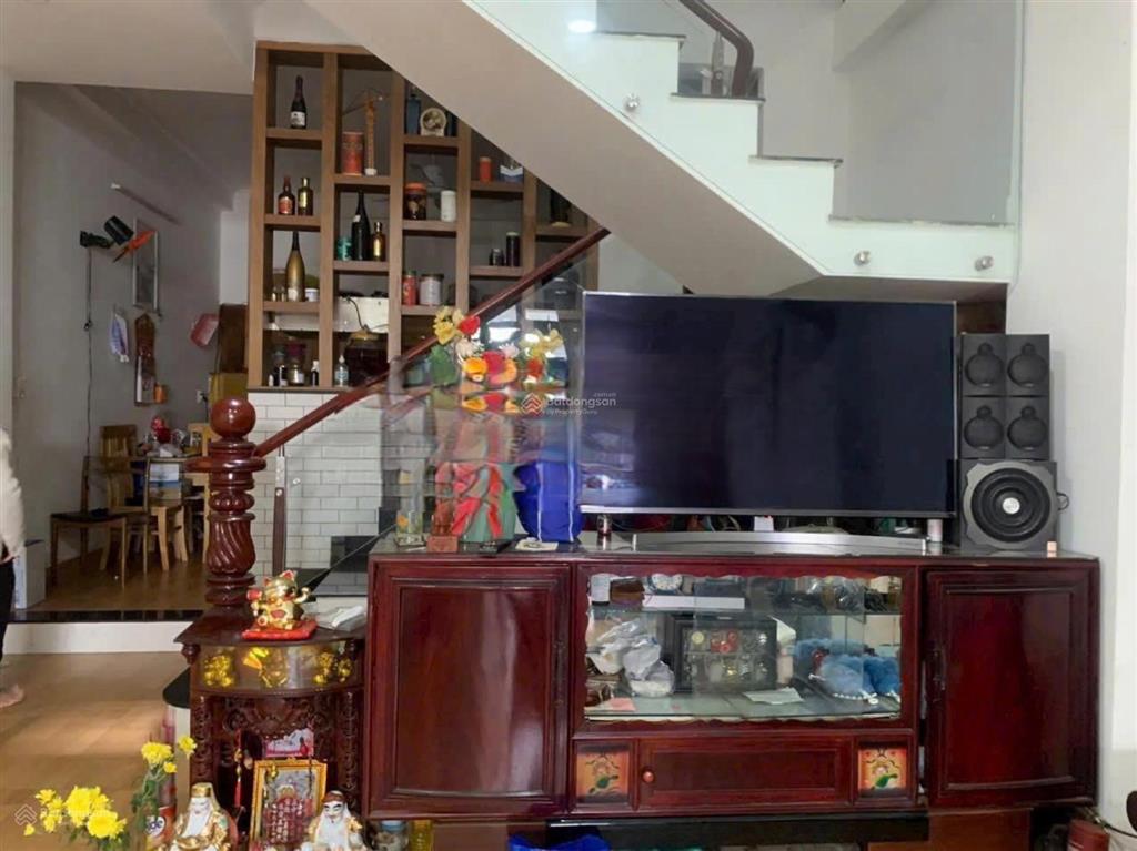 Hiếm duy nhất 1 căn nhà 3 tầng kiến cố đẹp đường oto ngay hoàng diệu 2  chợ linh trung ngang 5m
