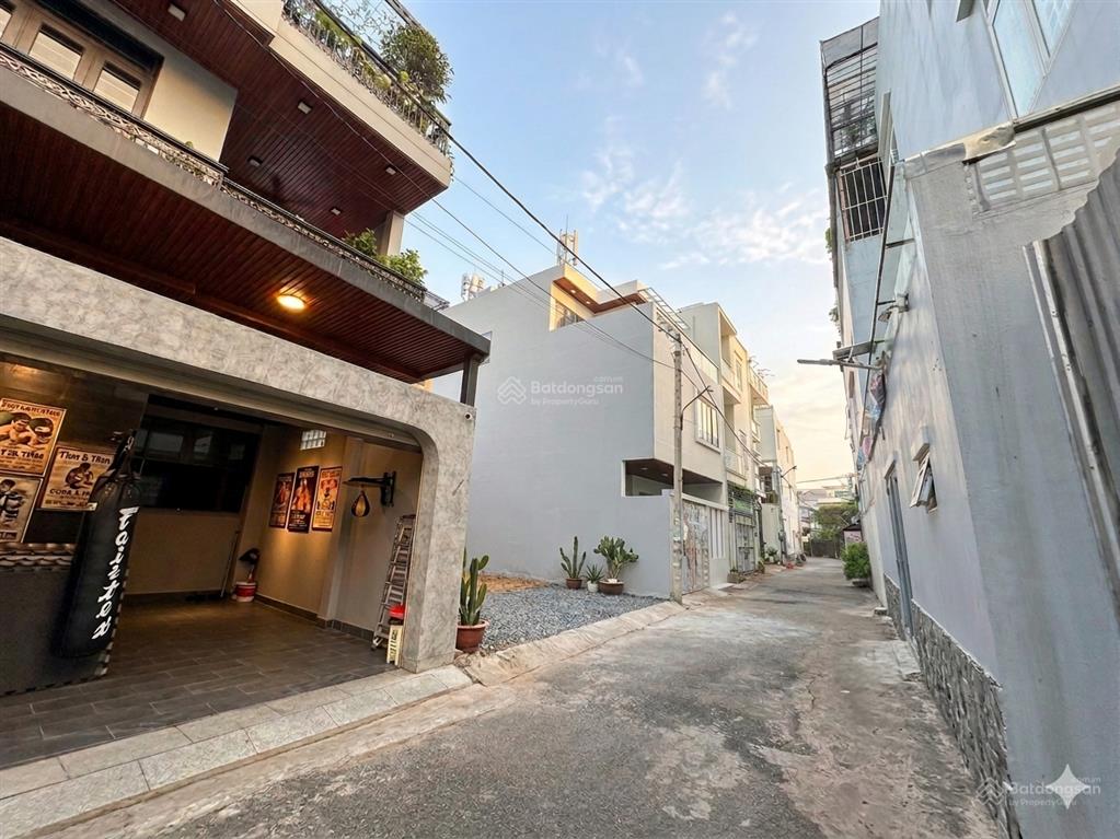 Đất đẹp 90m2 vuông vức ngang 7,7m ngay phạm văn đồng kế đại học cảnh sát xây dựng cao tầng