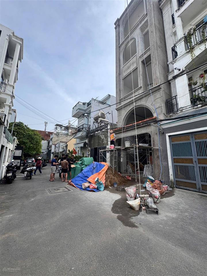 Bán nhà hoàng diệu 2 quỹ đất đẹp hiếm phù hợp xây biệt thự chdv  ngang 10m  oto vào tận nhà