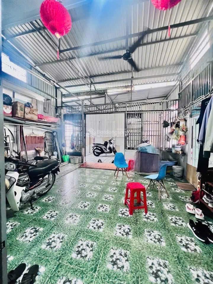 Sót lại 1 căn nhà 120m2 ngang 5,7m nở hậu 7,2m có sân oto đường số 8 linh trung ngay hoàng diệu 2