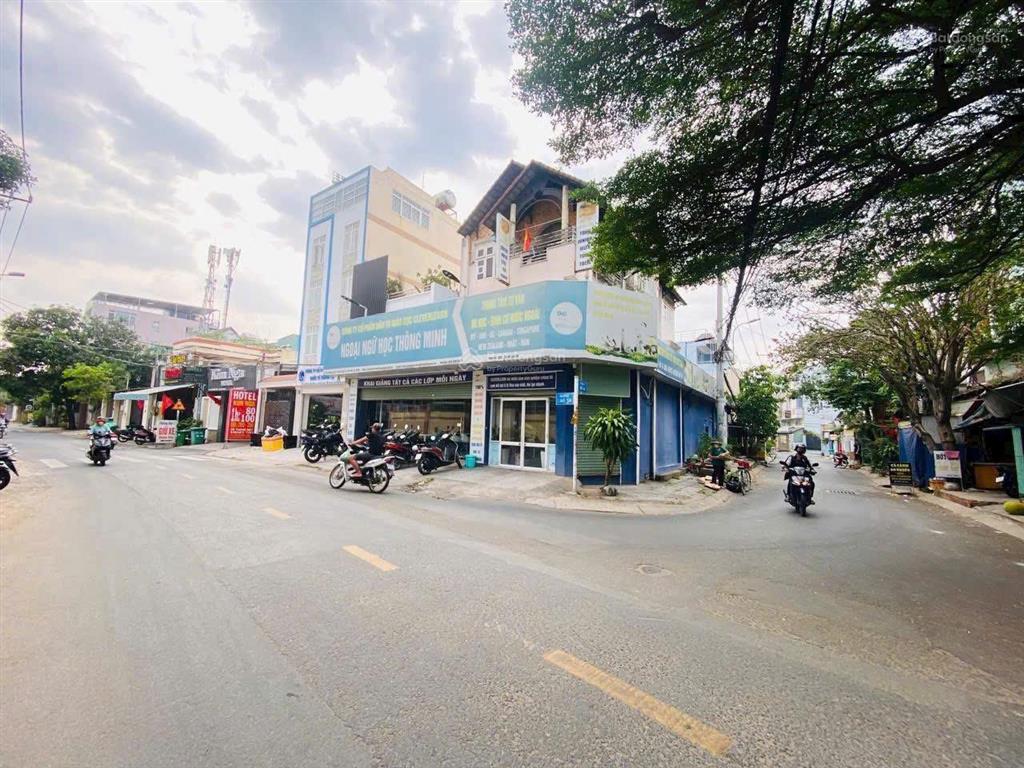 Sót lại 1 căn nhà 120m2 ngang 5,7m nở hậu 7,2m có sân oto đường số 8 linh trung ngay hoàng diệu 2