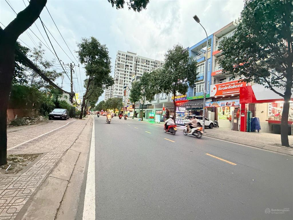 Hàng hot nhất linh tây đường đào trinh nhất  dãy trọ 90m2 ngang 6m thu nhập tốt oto 1 trục vào nhà