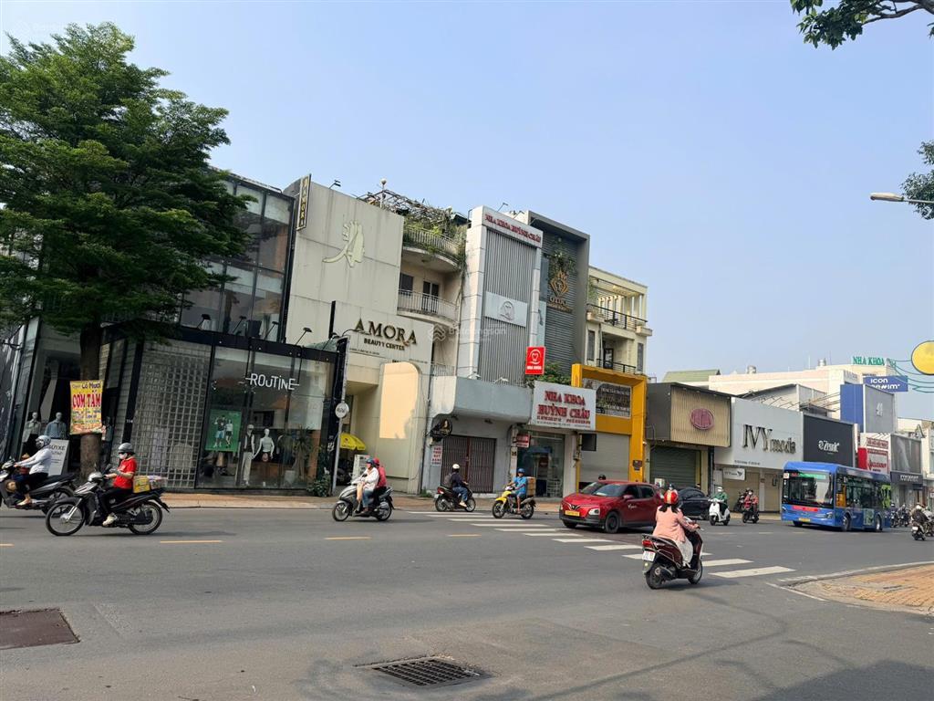Cơ hội đầu tư tốt nhà võ văn ngân 141m2 ngang 6,3m đường oto 1 trục tới nhà sát vincom thủ đức