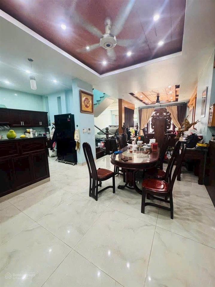 Chủ giảm mạnh 3 tỷ gấp bán biệt thự 3 tầng đường lê văn chí 166m2 ngang 7m sát hoàng diệu 2 đh spkt