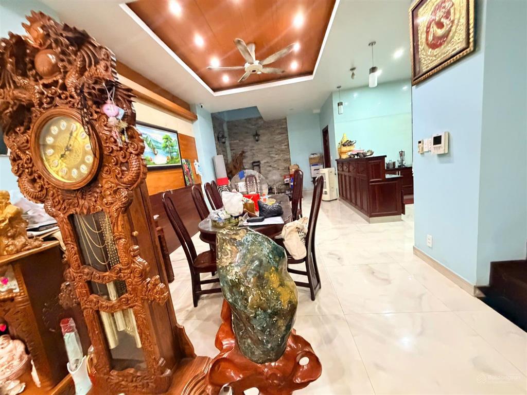 Chủ giảm mạnh 3 tỷ gấp bán biệt thự 3 tầng đường lê văn chí 166m2 ngang 7m sát hoàng diệu 2 đh spkt