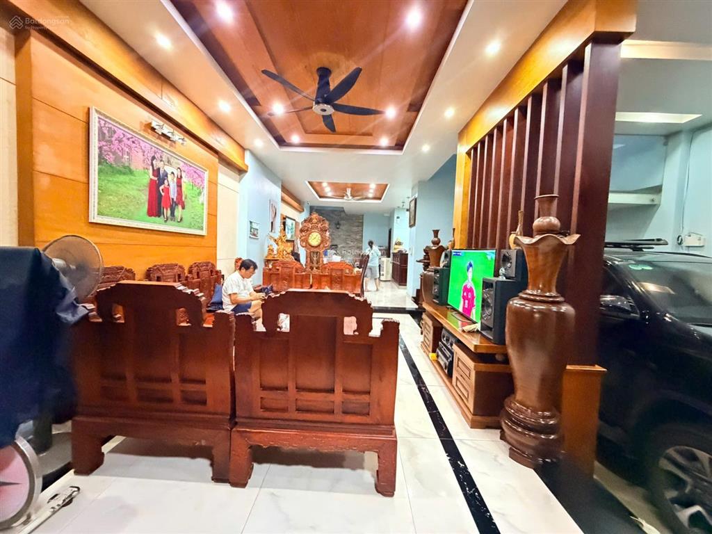 Chủ giảm mạnh 3 tỷ gấp bán biệt thự 3 tầng đường lê văn chí 166m2 ngang 7m sát hoàng diệu 2 đh spkt