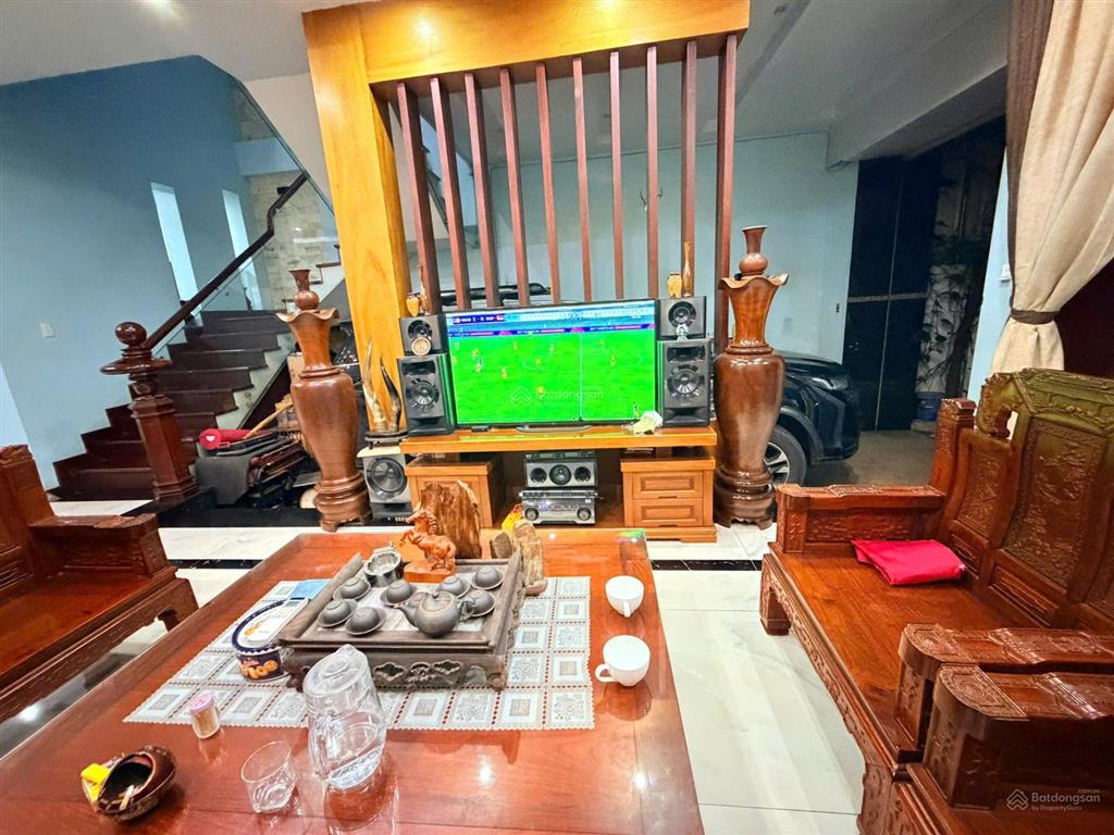 Chủ giảm mạnh 3 tỷ gấp bán biệt thự 3 tầng đường lê văn chí 166m2 ngang 7m sát hoàng diệu 2 đh spkt