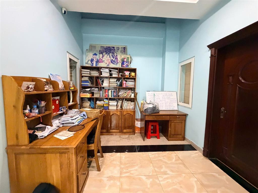 Chủ giảm mạnh 3 tỷ gấp bán biệt thự 3 tầng đường lê văn chí 166m2 ngang 7m sát hoàng diệu 2 đh spkt
