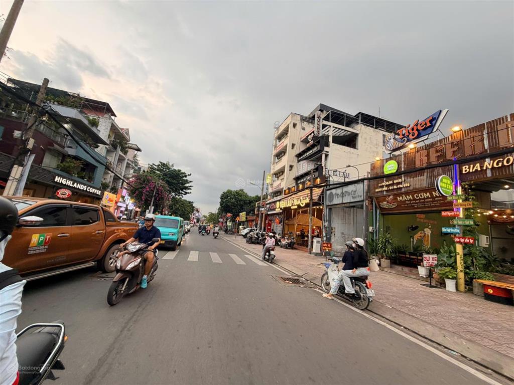 Hàng thơm ngay hoàng diệu 2 chỉ 75tr/m2 nhà 130m2 ngang 6m full thổ cư oto vào nhà xây dựng tự do